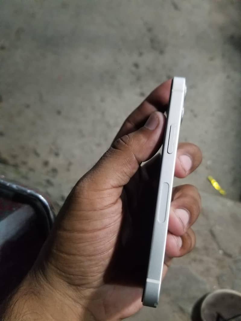 Apple iPhone 12 mini 3