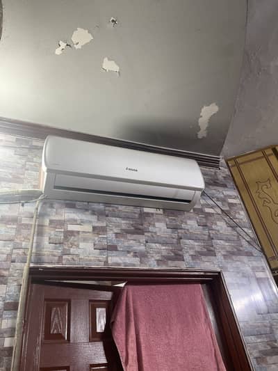 Izone 1.5 Ton Ac just gas leak