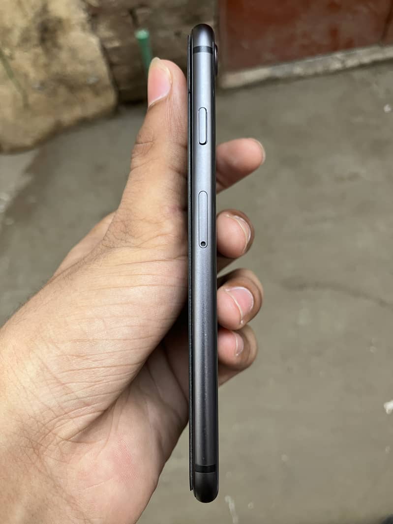 Apple iPhone 8 1