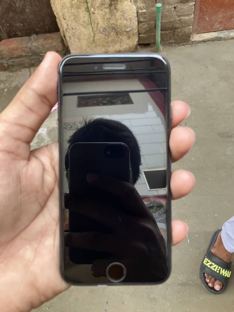 Apple iPhone 8 2