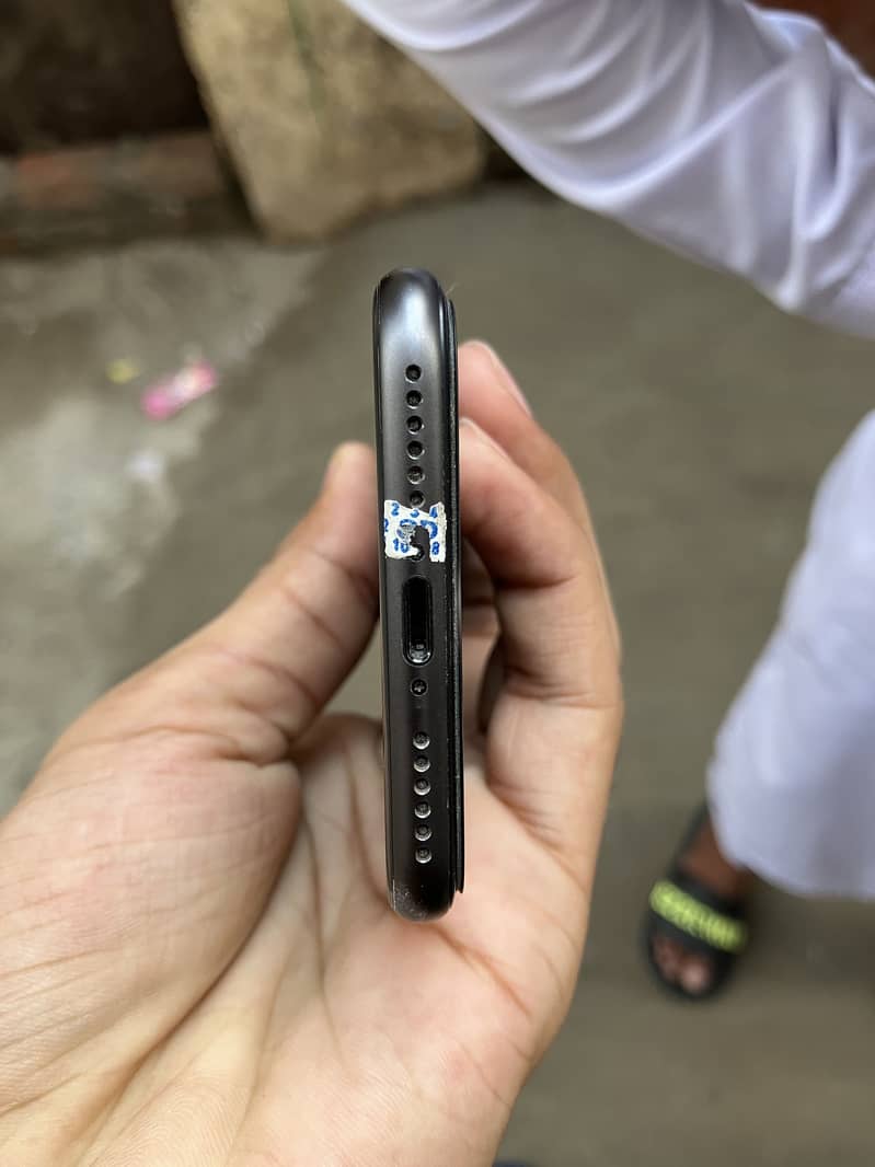 Apple iPhone 8 3