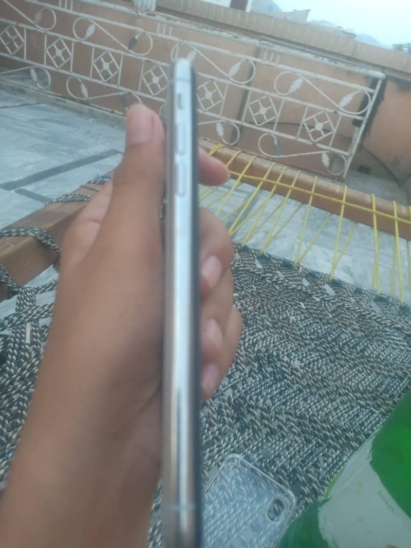 Apple iPhone X 2