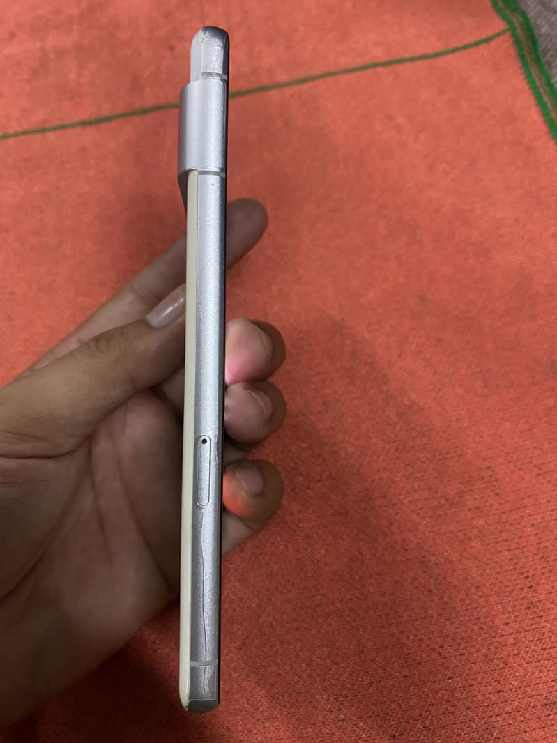 Google Pixel 7 4
