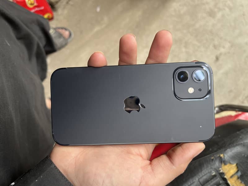 Apple iPhone 12 3