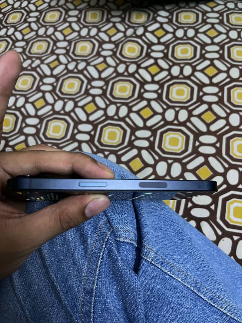 Iphone 13 4