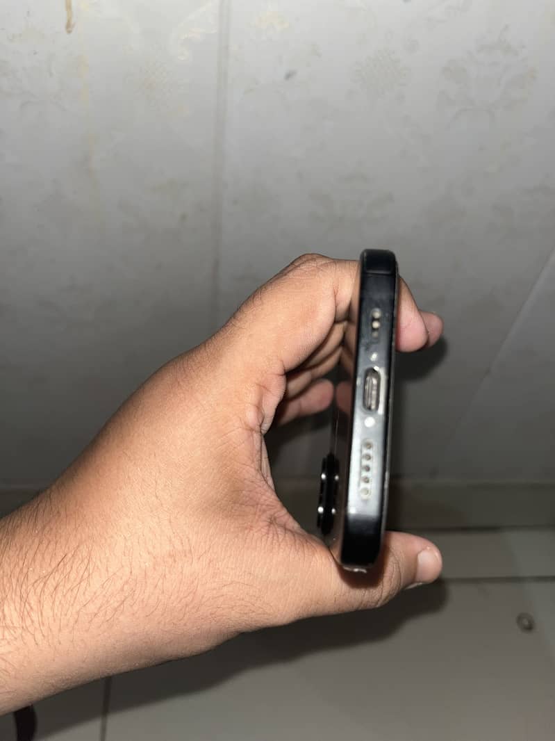 Apple iPhone 15 5