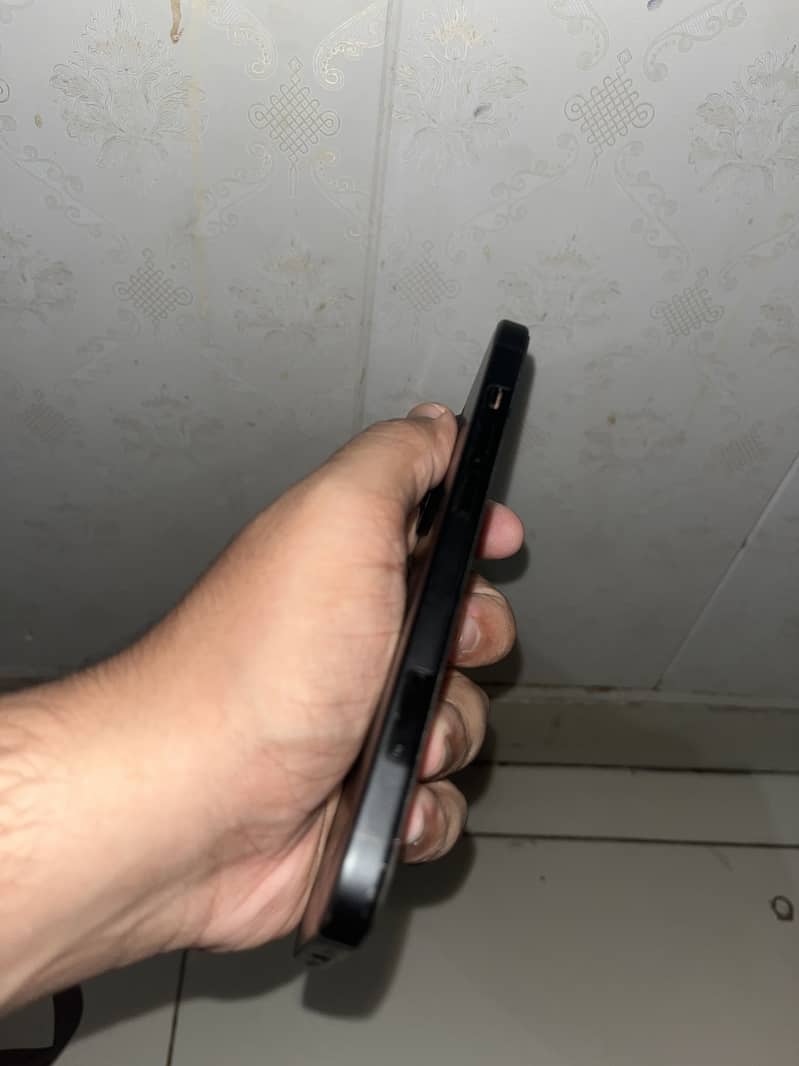 Apple iPhone 15 6