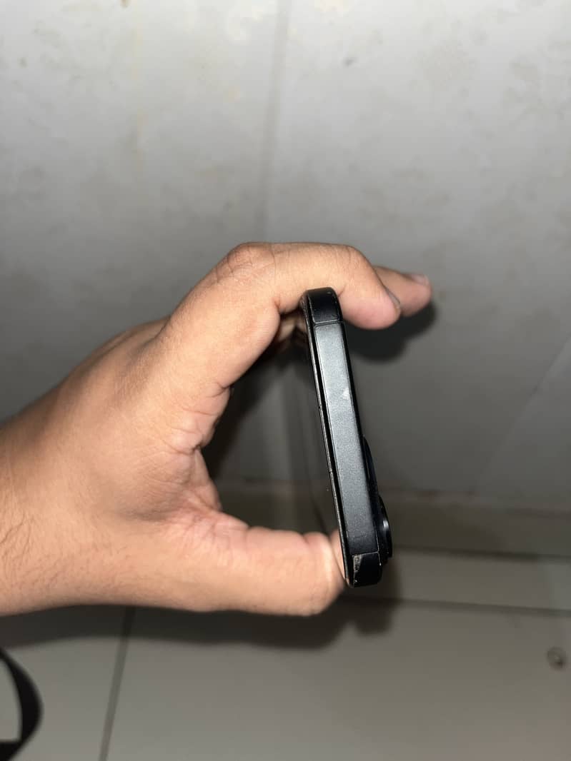 Apple iPhone 15 7
