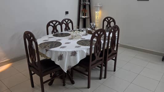 6 Seater Wooden Dinning table
