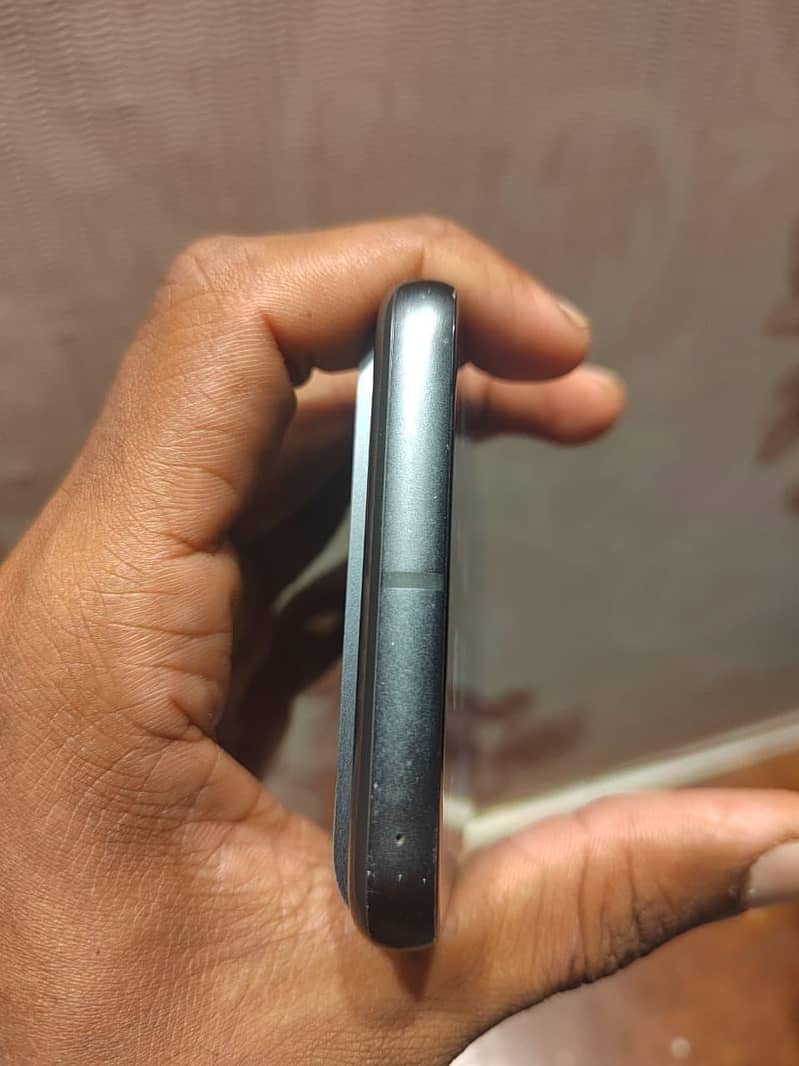 Google Pixel 8 4