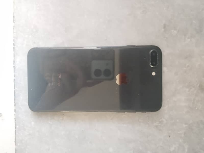 Apple iPhone 8 Plus 1