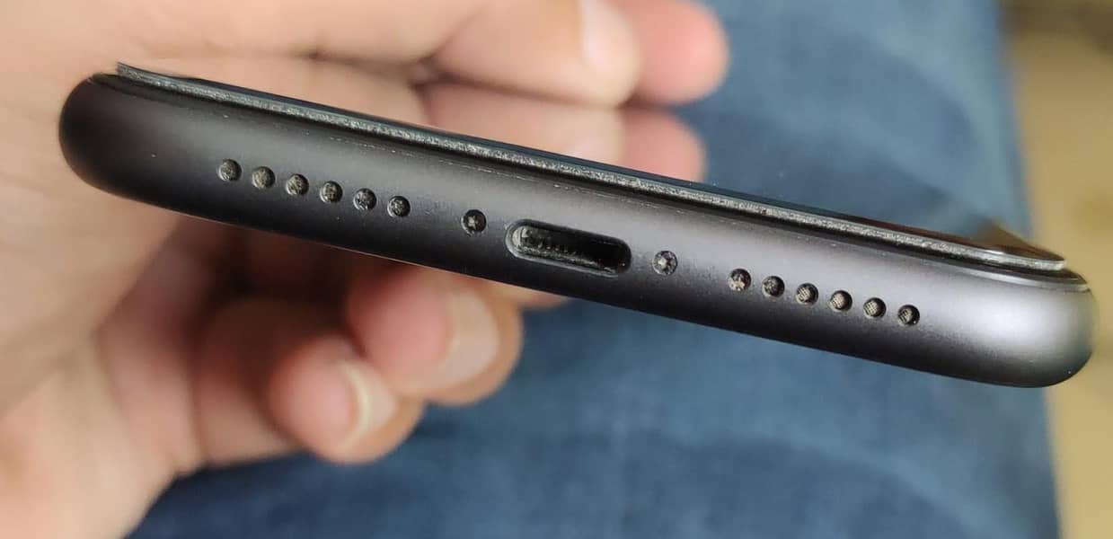 Apple iPhone 11 0