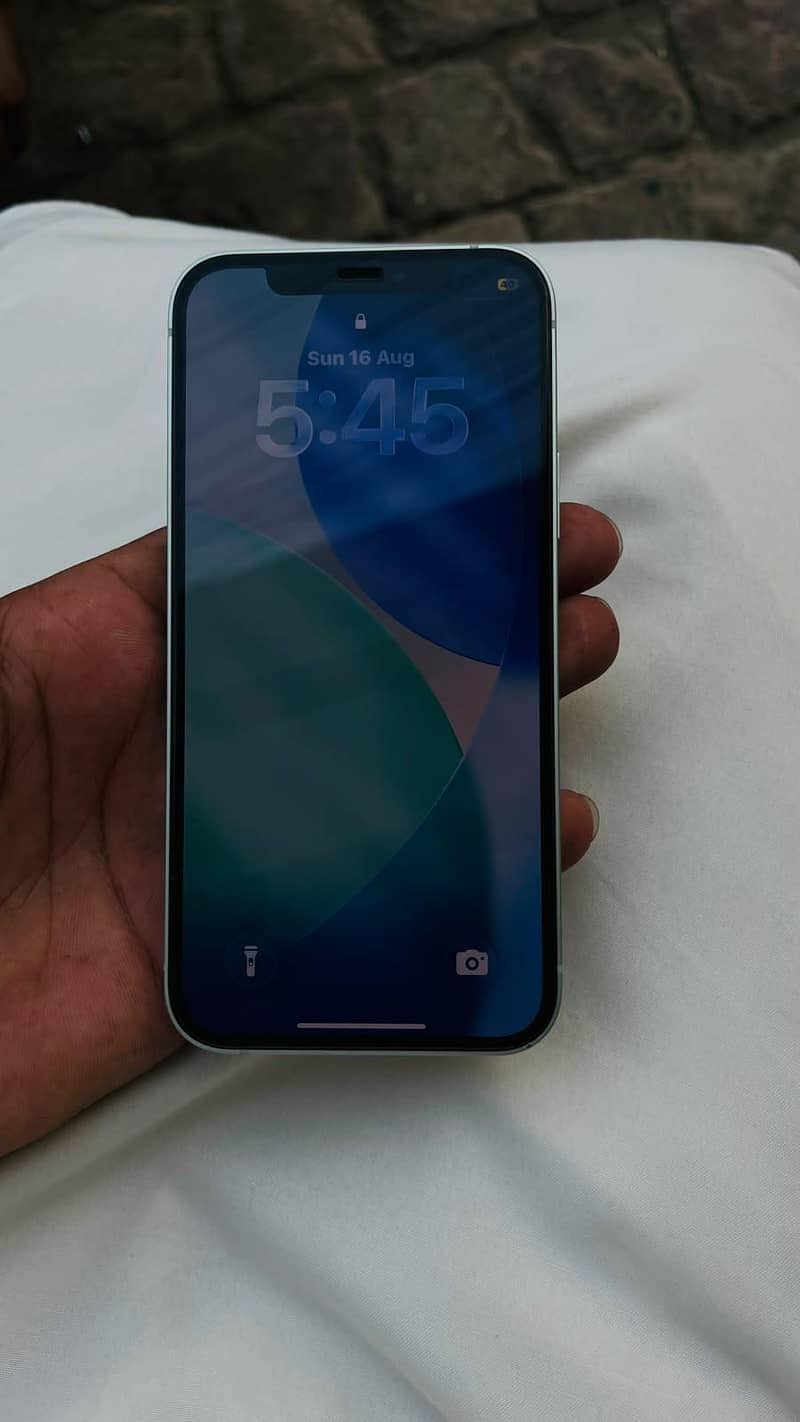 Apple iPhone 12 3
