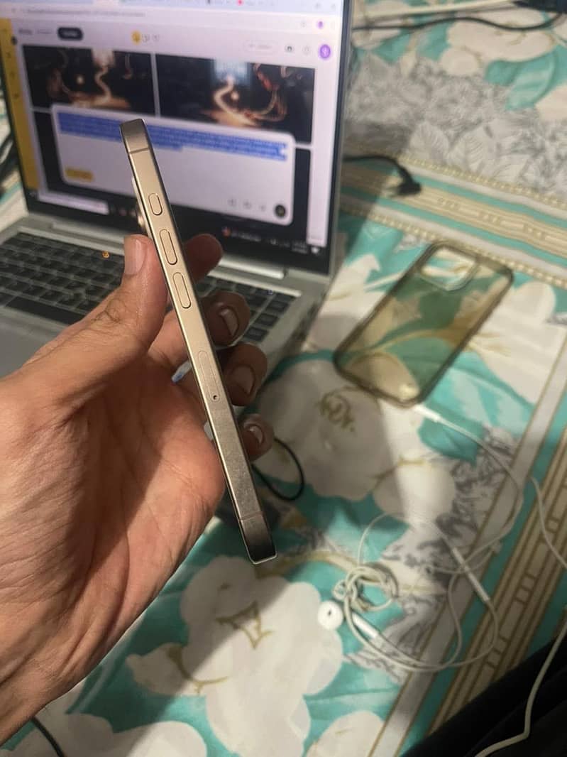 Iphone 16 pro 3