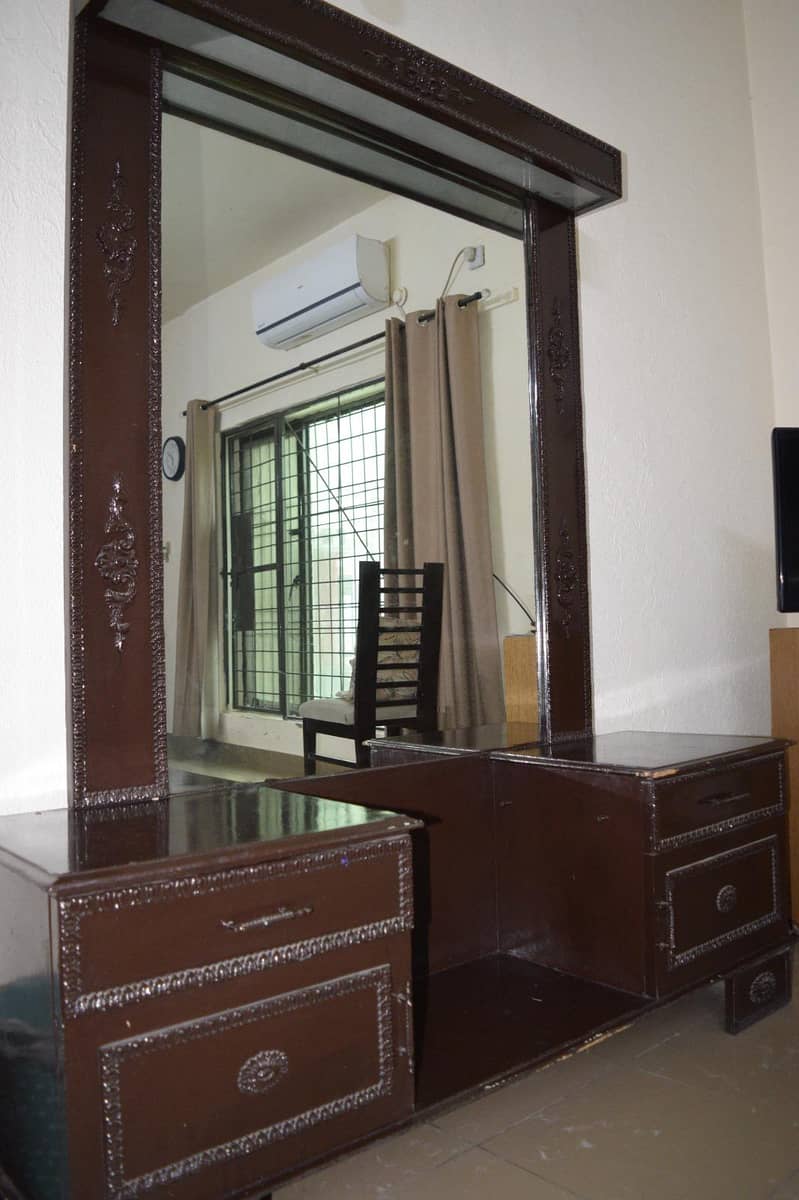 dressing table 0