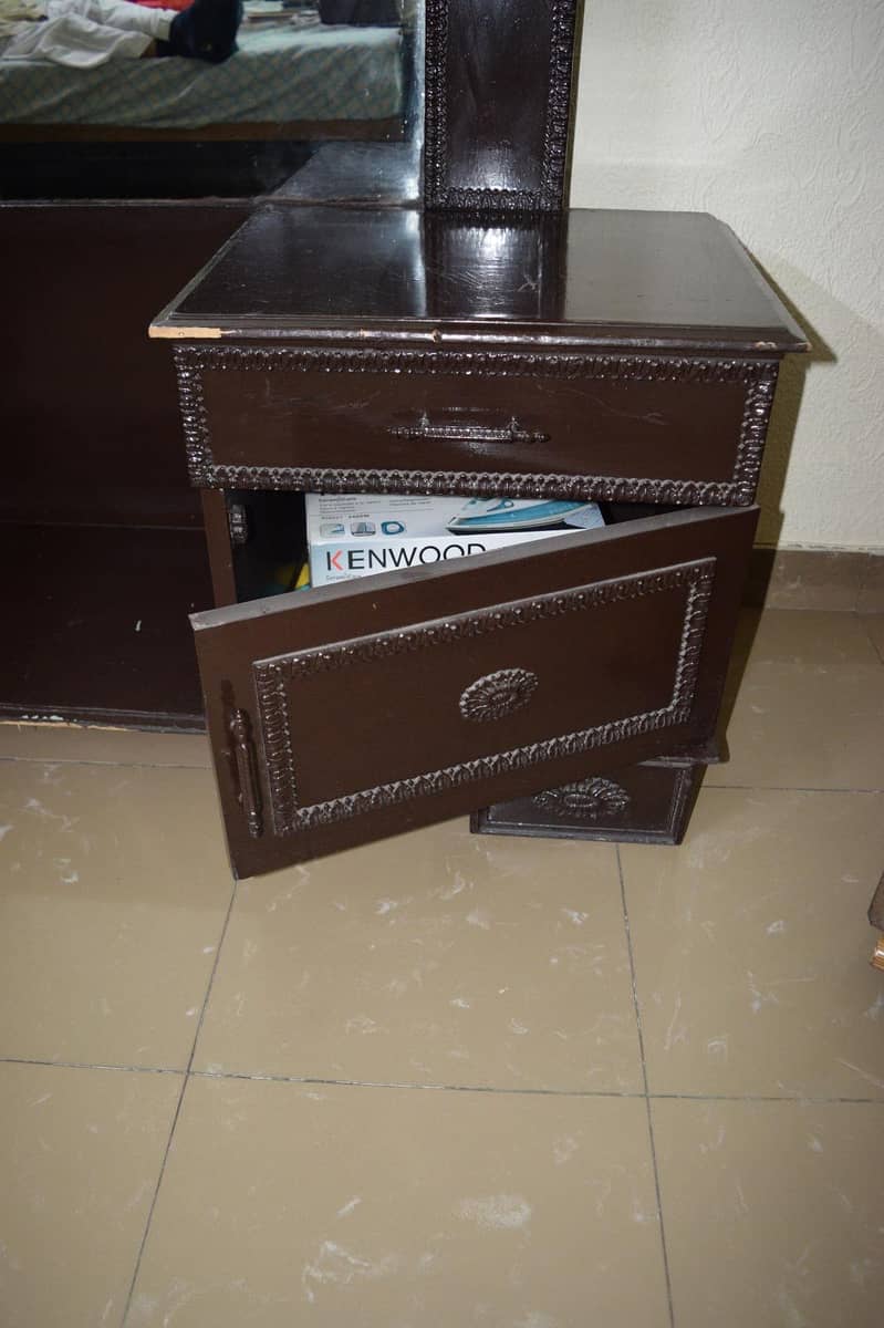 dressing table 4