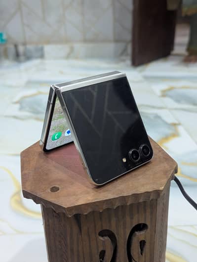Samsung Mobile Z Flip 5