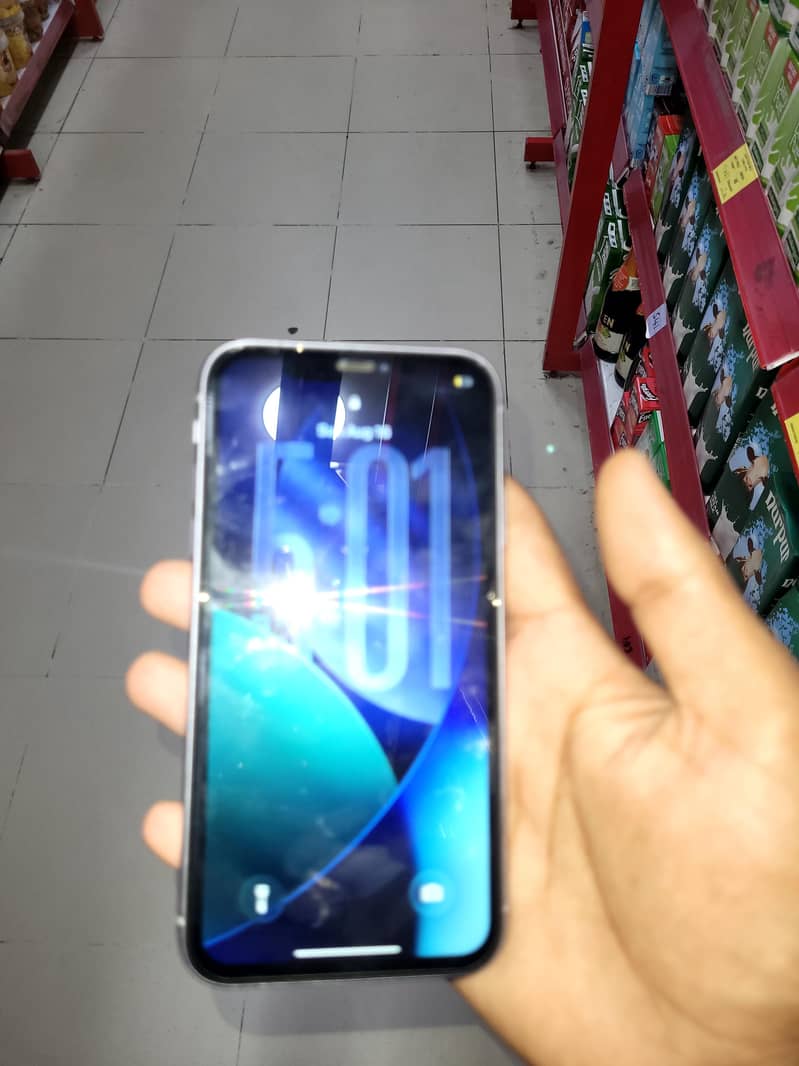 Apple iPhone 11 7