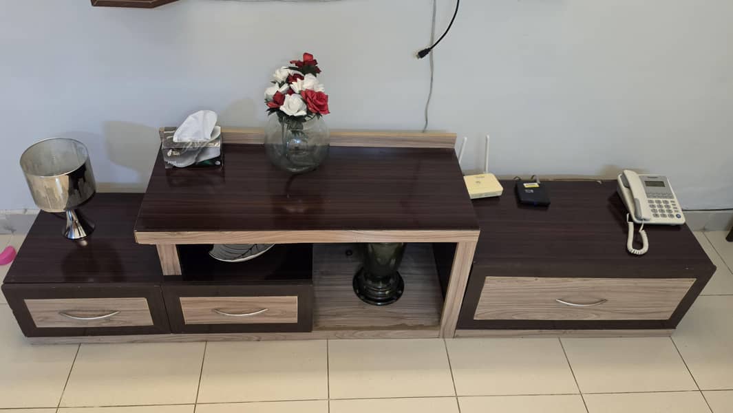 Media table / Console table 0