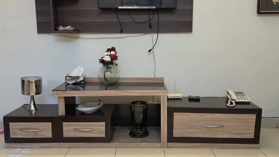 Media table / Console table 1