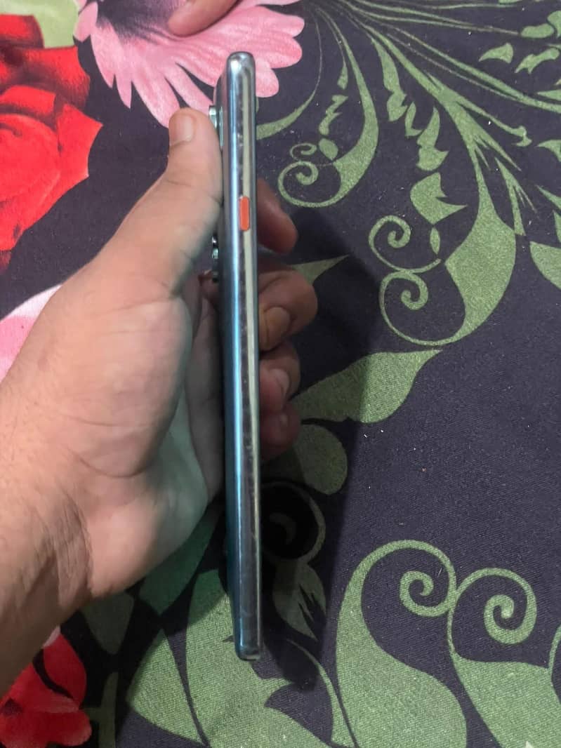 Tecno CAMON 40 7