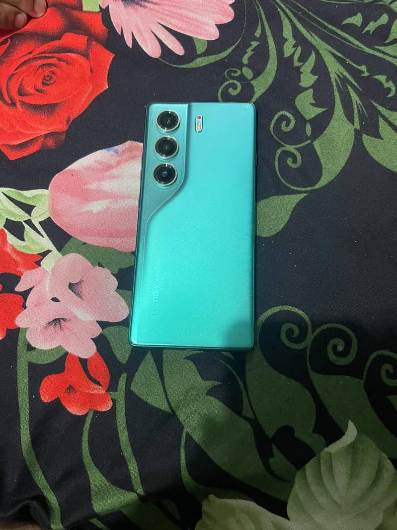 Tecno CAMON 40 8