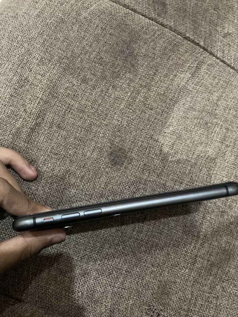 Apple iPhone 11 2