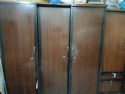 Good Quality Wooden Wardrobe – Used