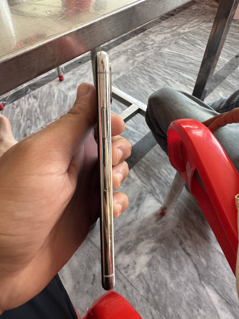 Apple iPhone X 12