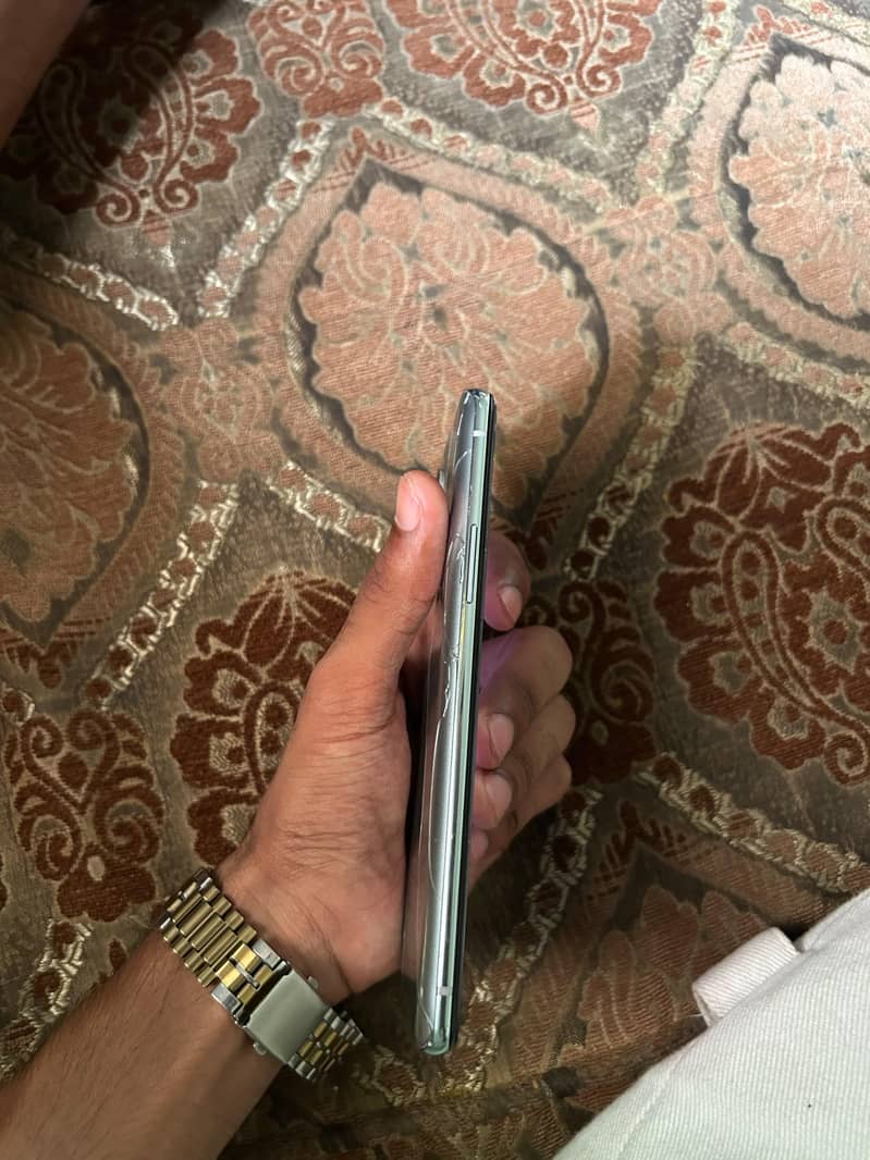 One Plus 8T 4