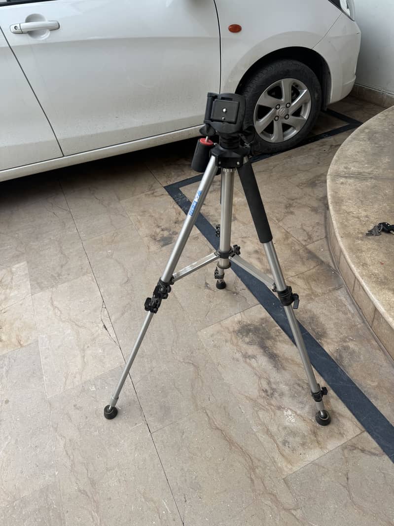 Tripod & studio light diffuser umbrella 0
