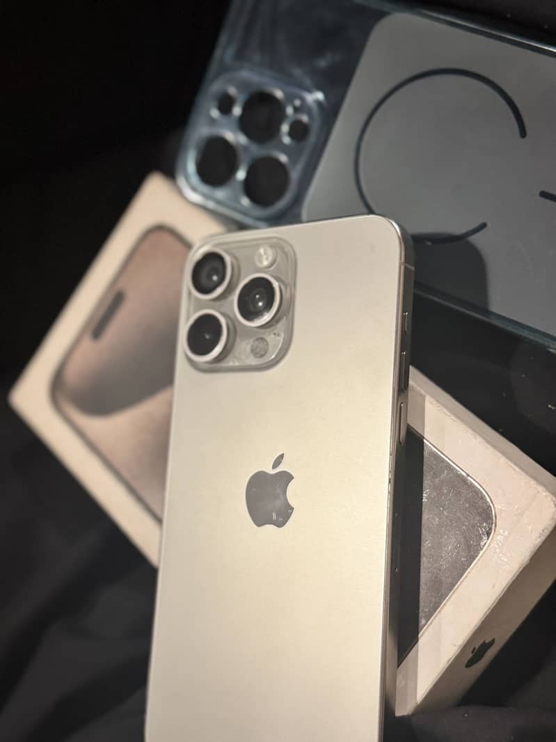 iPhone 15 Pro Max 6