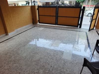 House for sale 10marla