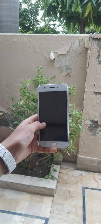 OPPO A57