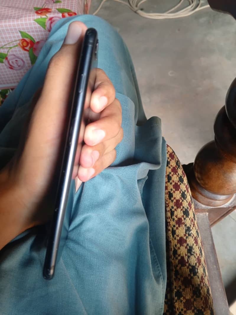 Apple iPhone 7 Plus 6