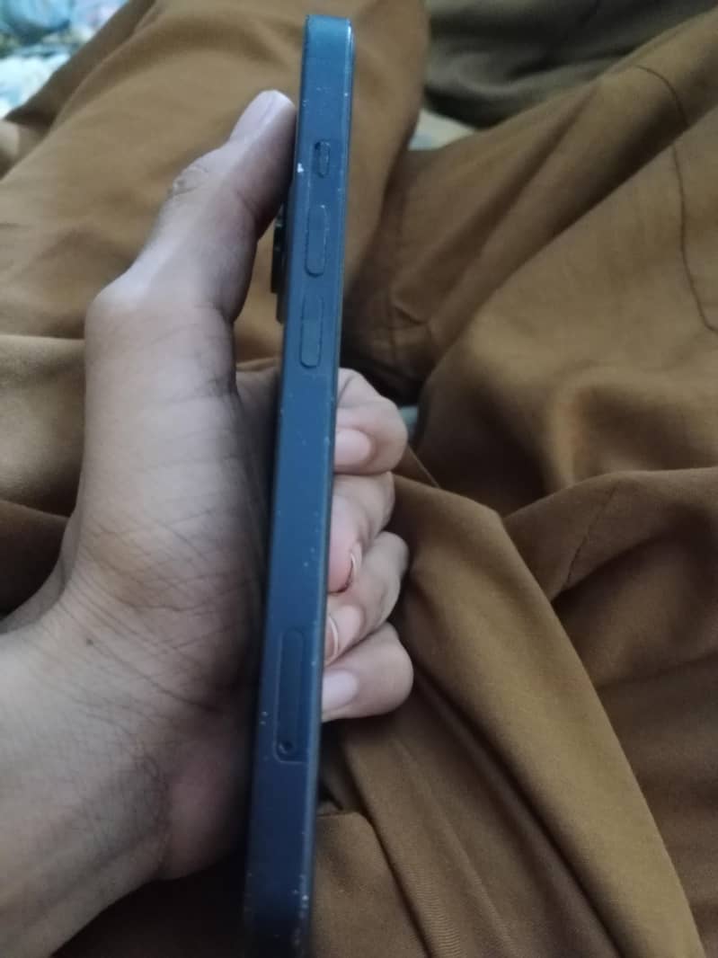 Apple iPhone 13 mini 1