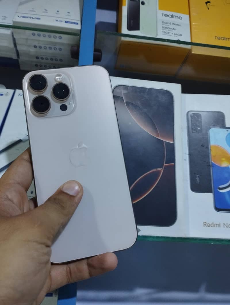 Apple iPhone 16 Pro Max 3