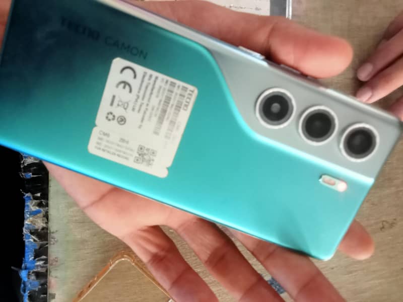 Tecno CAMON 40 Pro 1