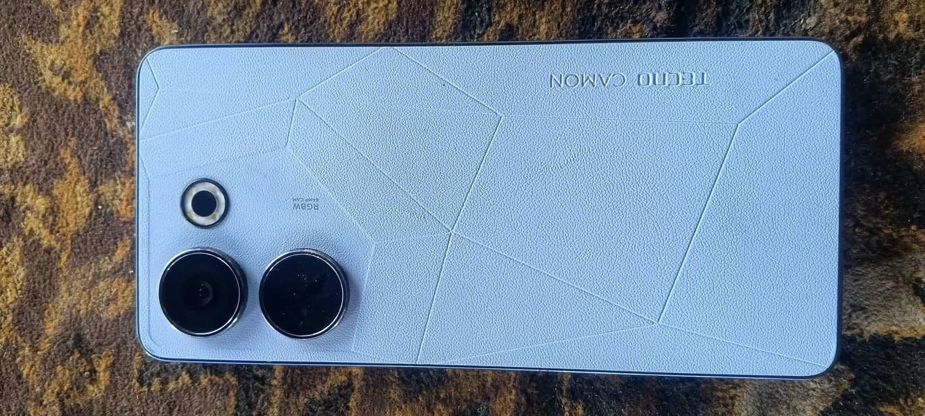 Tecno CAMON 20 0