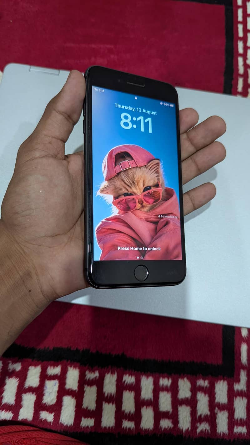 Apple iPhone 8 Plus 1