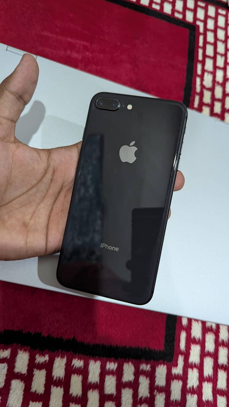 Apple iPhone 8 Plus 2