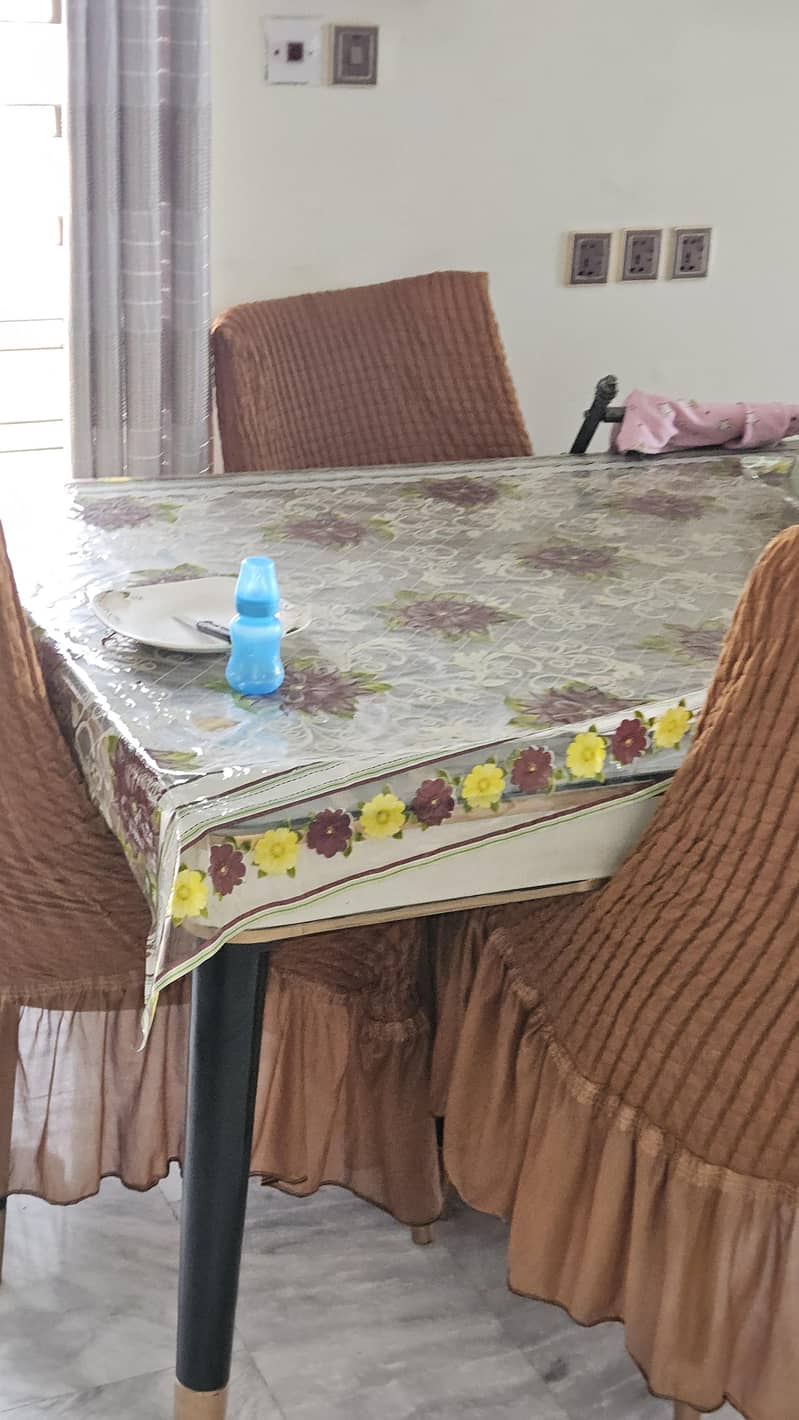 Dining Table 0