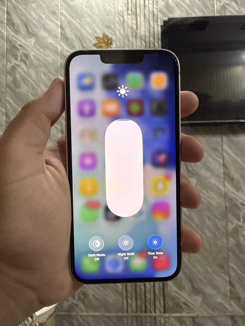 Apple iPhone 13 3