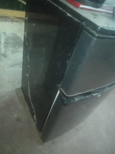 panatron frige room size gud condition