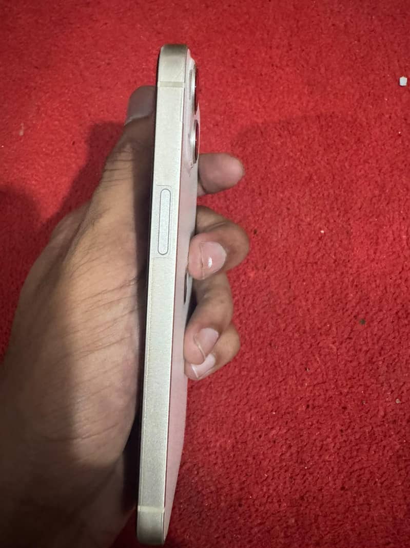Apple iPhone 13 2