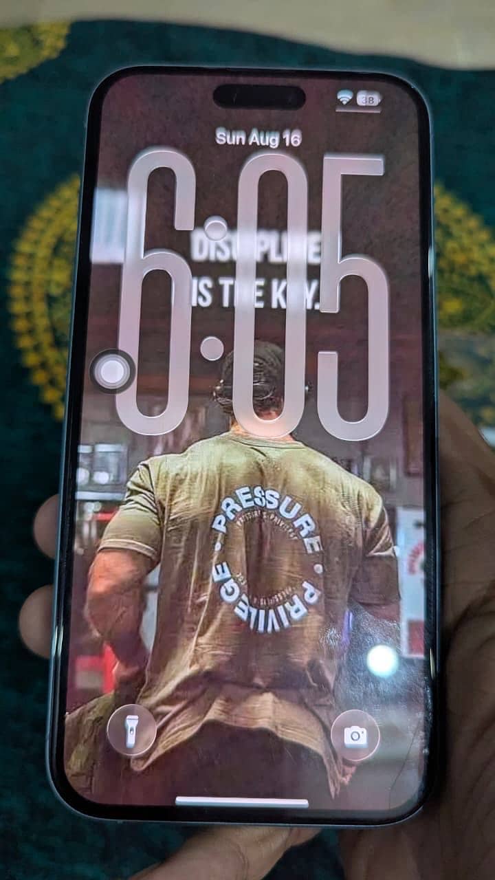 Apple iPhone 16 Plus 1
