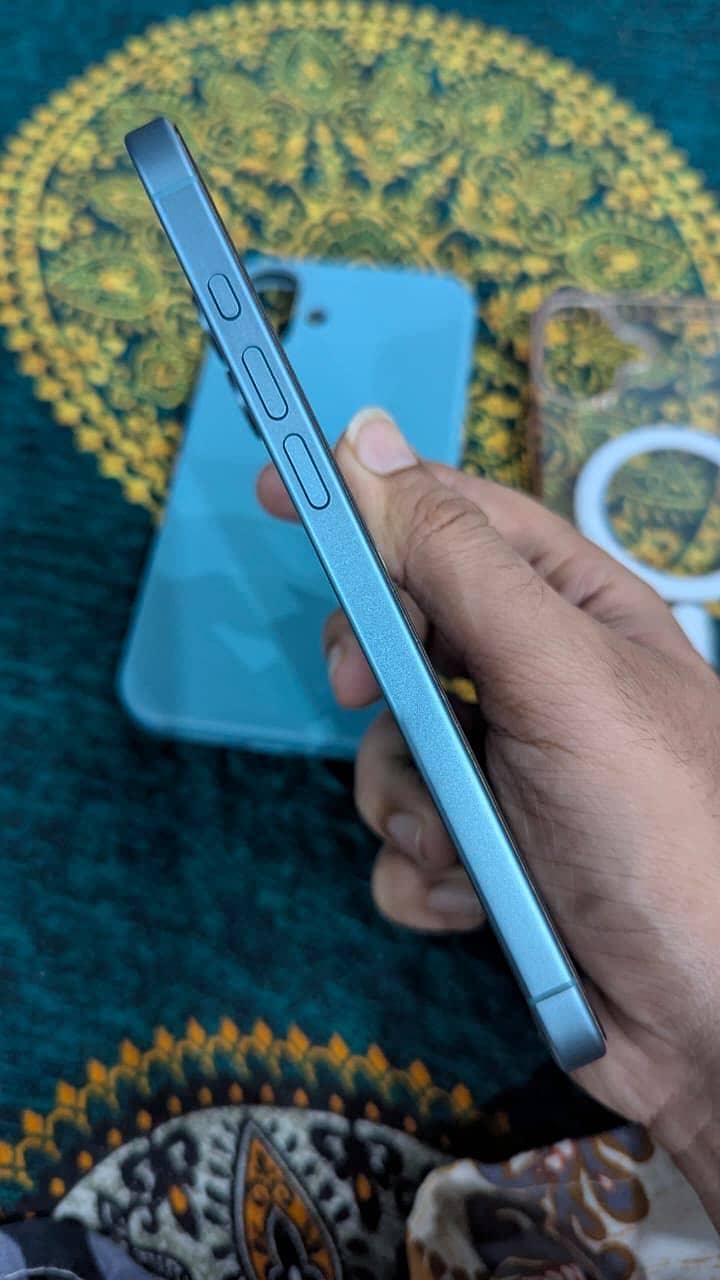Apple iPhone 16 Plus 3