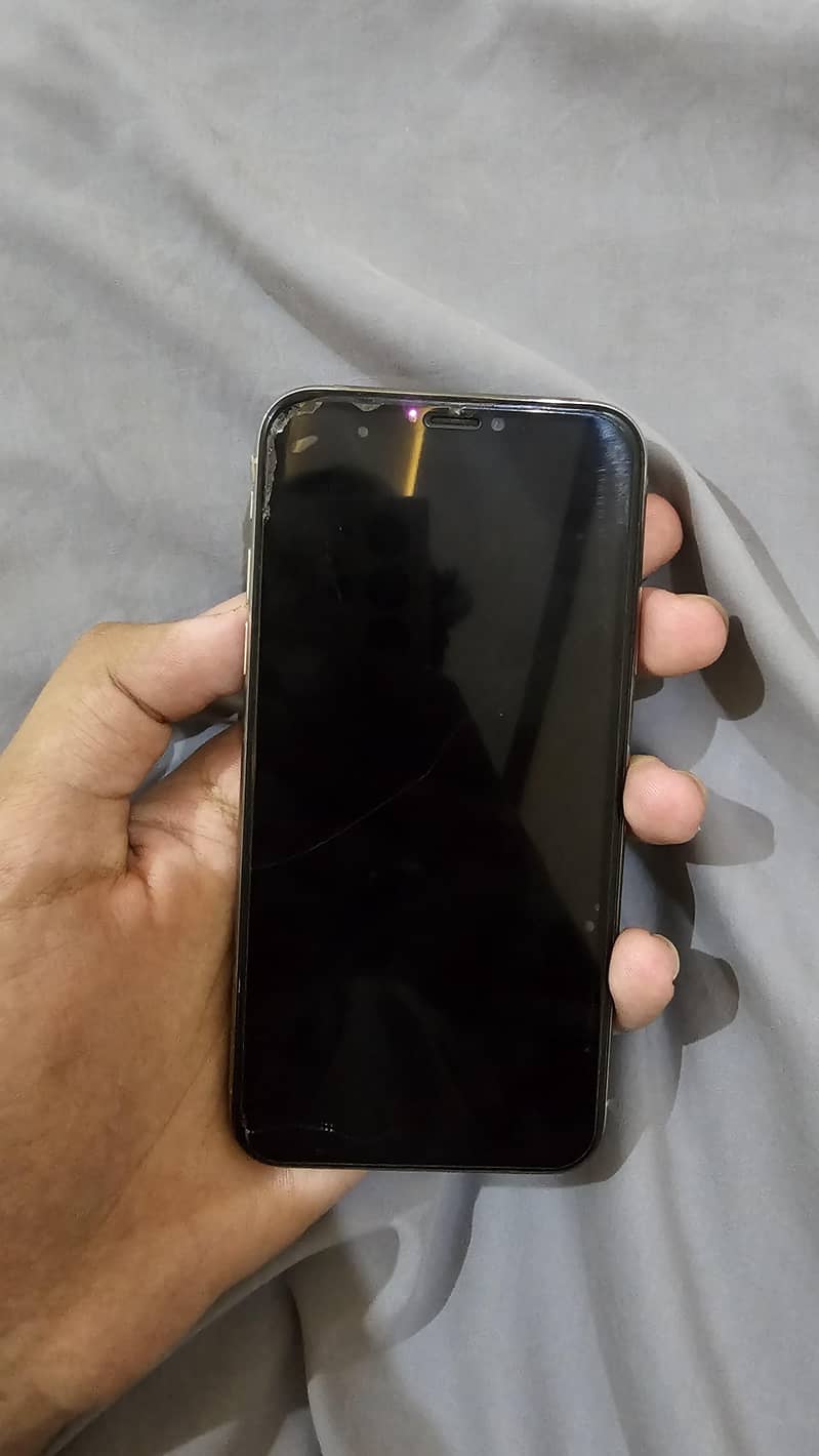 Apple iPhone X 4