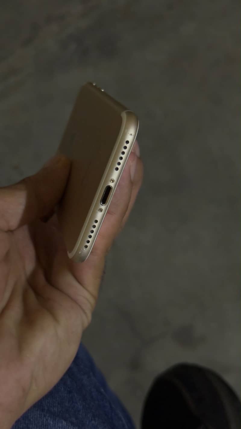 Apple iPhone 7 1