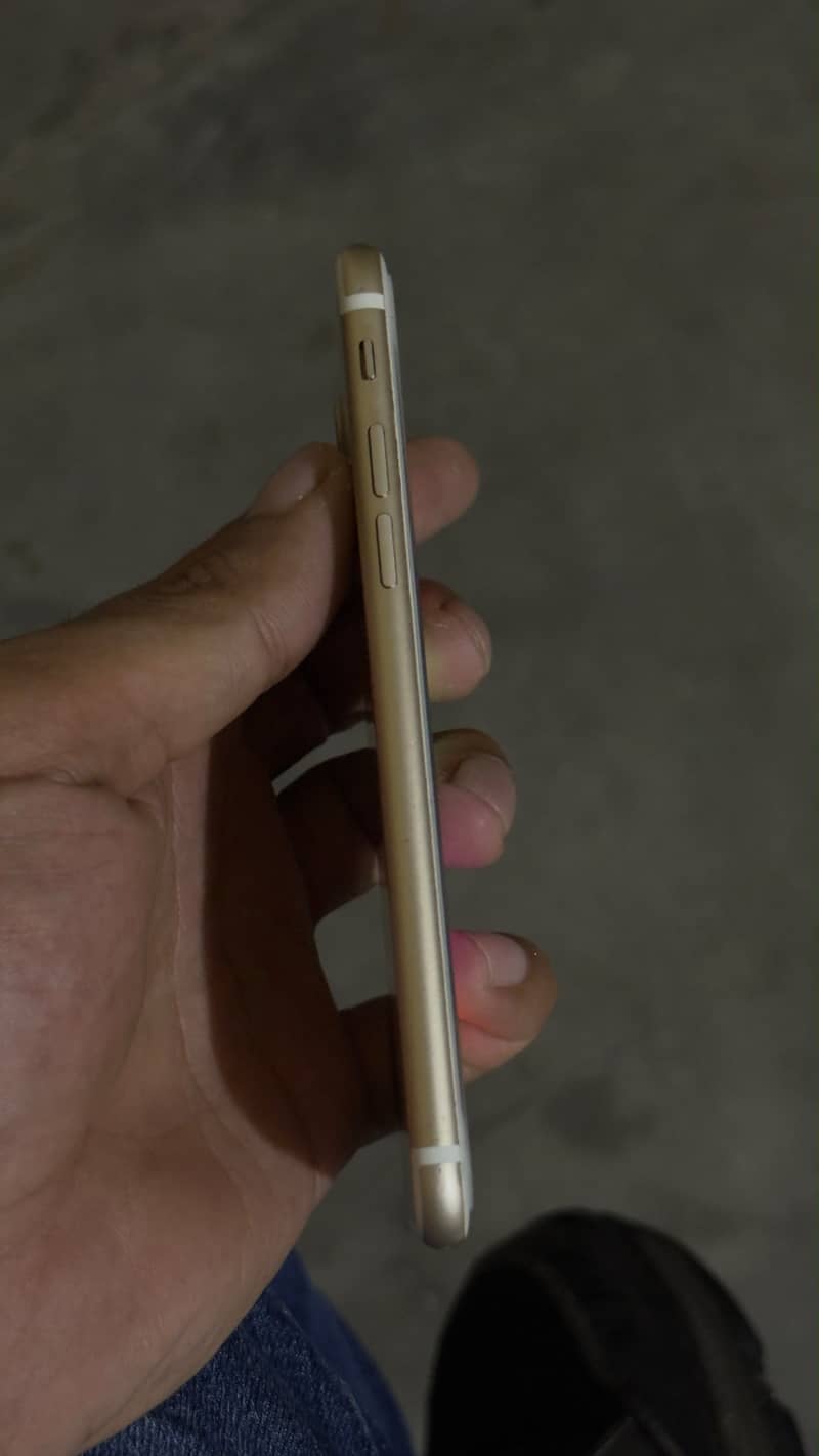 Apple iPhone 7 2